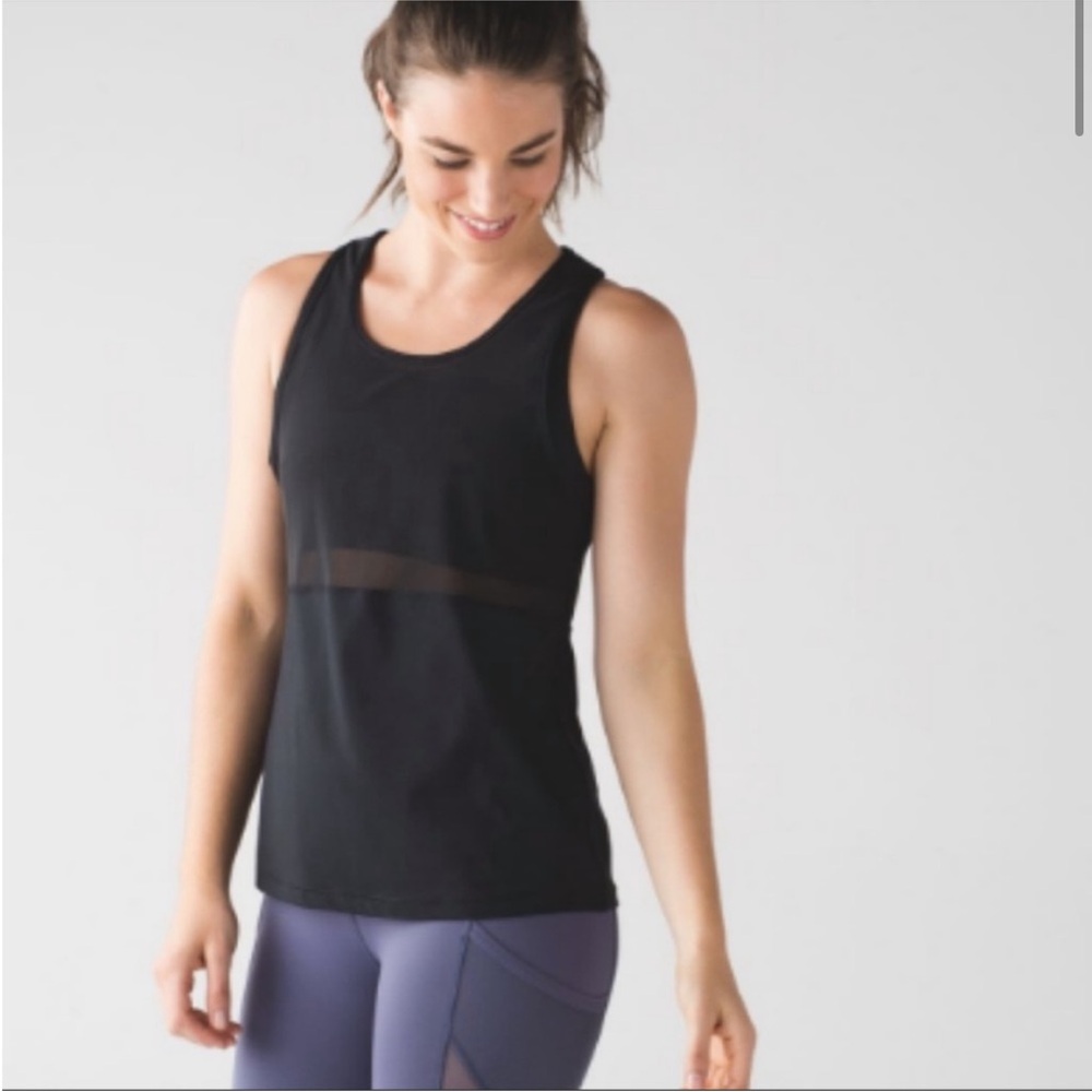 Lululemon Fast as Light 2 in 1 tank top black mesh small